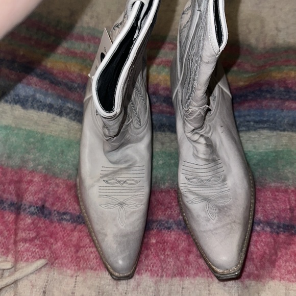 Brand new white cowgirl boots - Picture 3 of 3